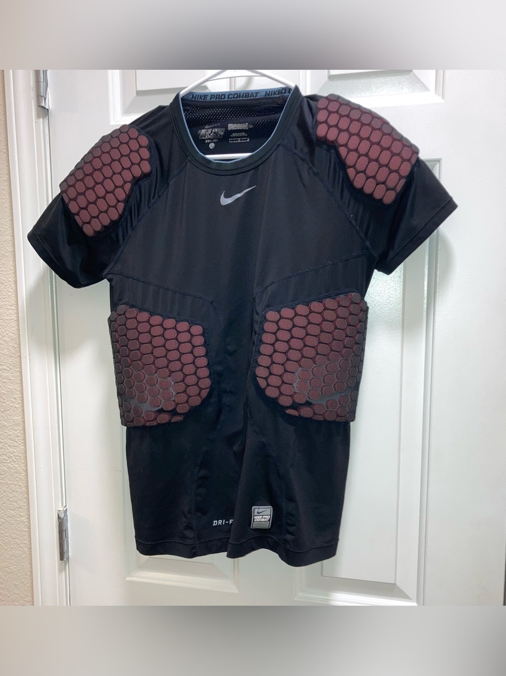 Nike Pro Combat Football Shirt Pad Mens Black Dri-FIT Padded Size Large